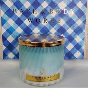 BATH & BODY WORKS 'SUMMER RAIN' 3-WICK SCENTED CANDLE w/SCRIPT WRAP
